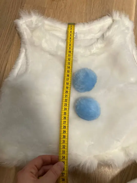 Новогодний костюм снеговика на рост 118-122. Состояние нового, был только 1 выход в нем.