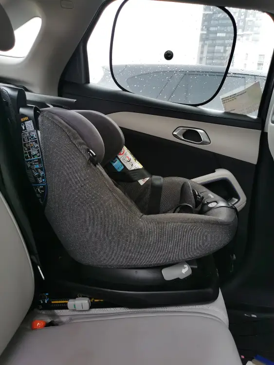 Автокресло поворотное с изификс