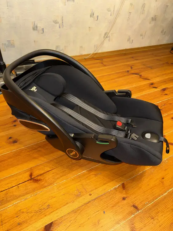 Автокресло carrello vega (absolute black)