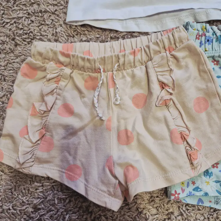 Лот на девочку