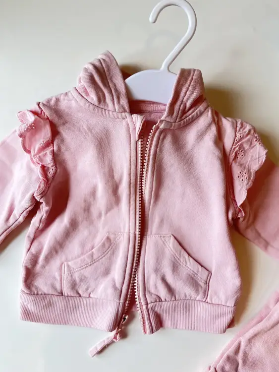 Костюм на весну 6-9 мес Mothercare