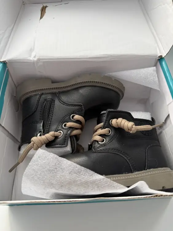 Детские ботинки новые