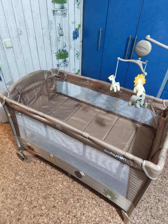 Манеж кровать с матрасом