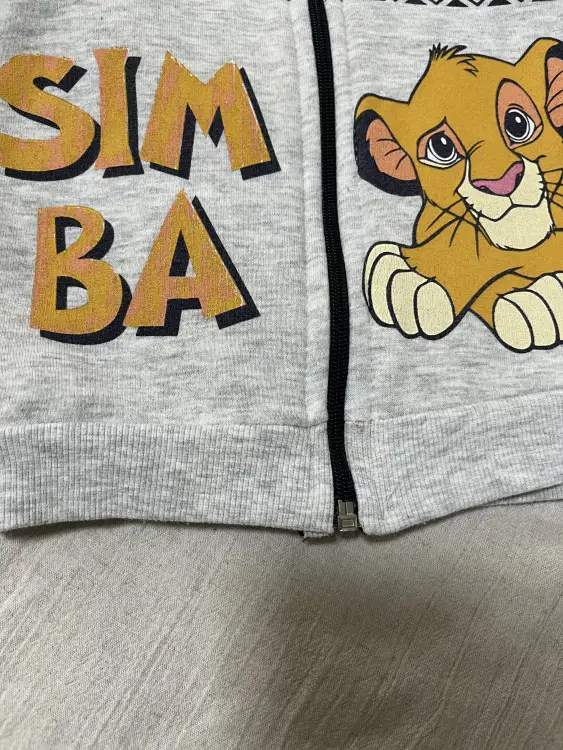 Кофта на замке