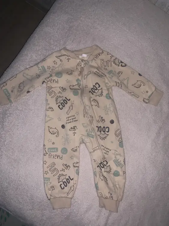 Комбинезон с открытыми ножками