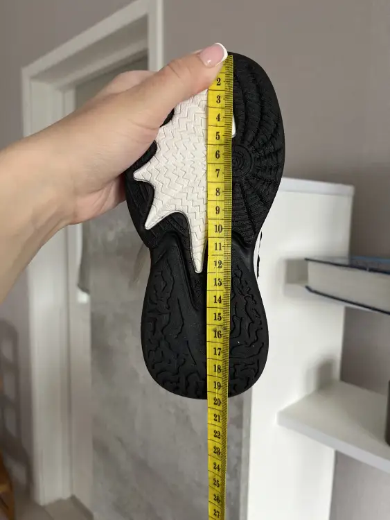 Кроссовки на утеплителе деми