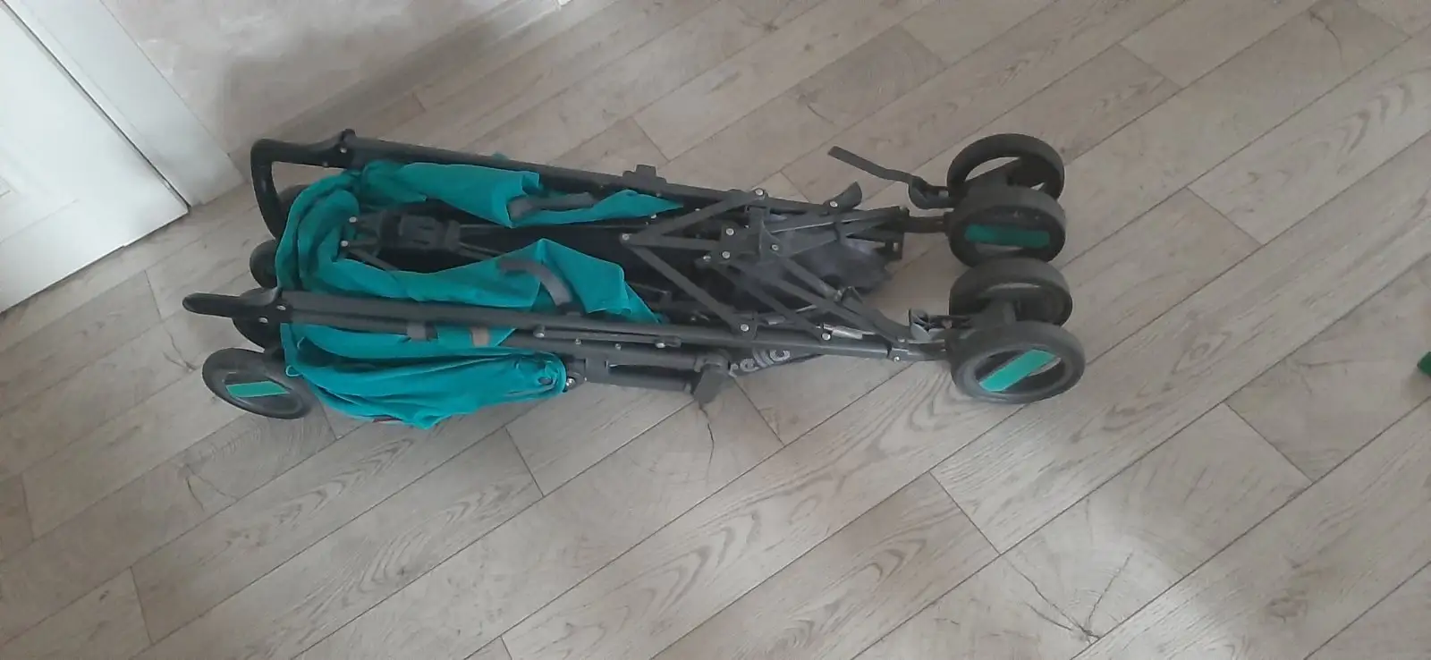 Прогулочная коляска трость