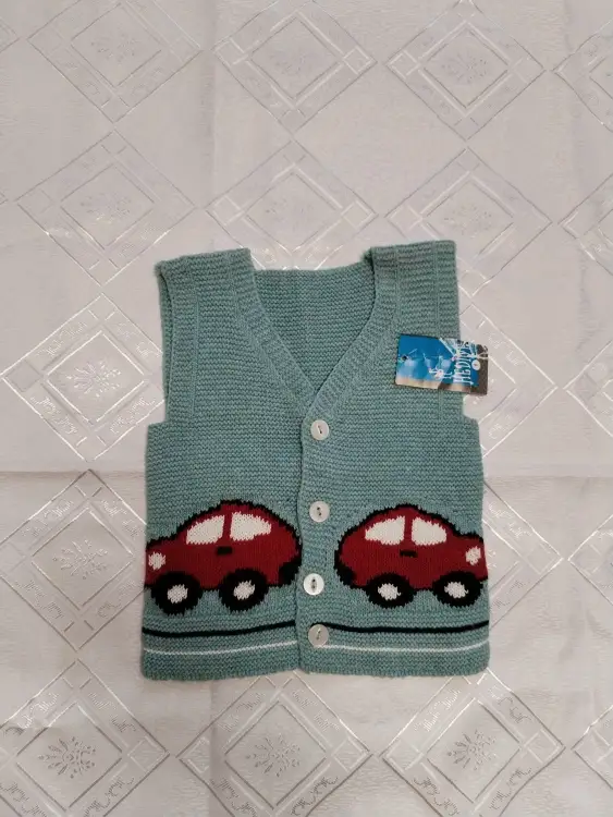 Жилетка новая вязаная для мальчика на 1-2 года
