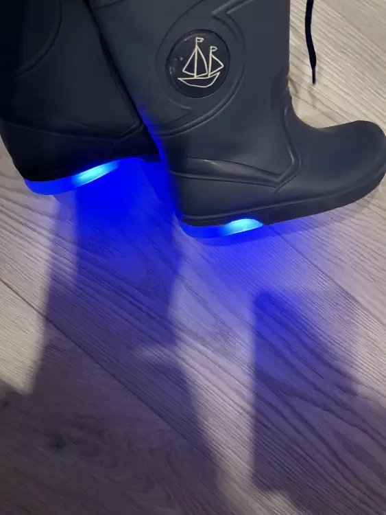 Резиновые сапоги. Сапожки.новые