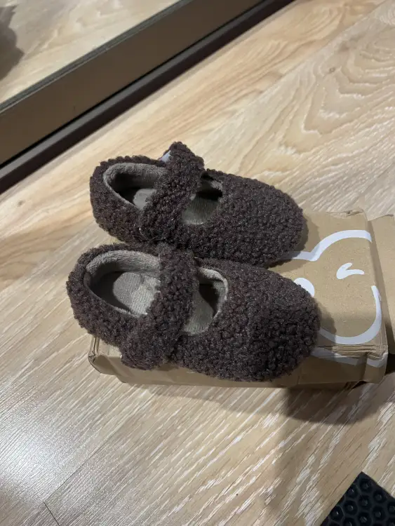 Тапочки на липучке(новые)