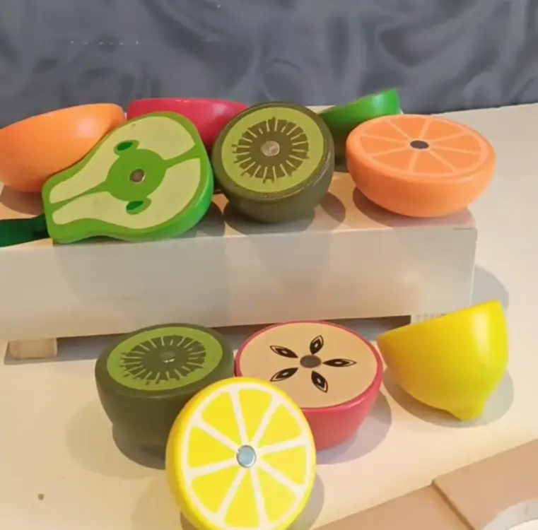 Деревянные фрукты на магнитах