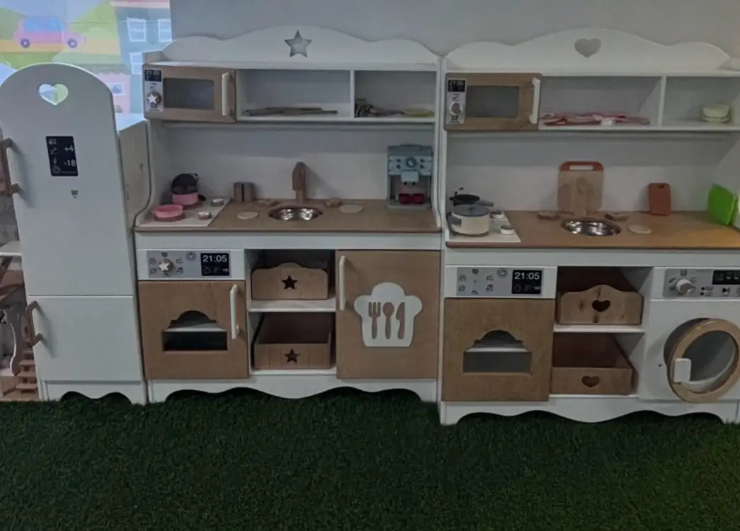 Детский супермаркет, кухню и кукольный домик с содержанием