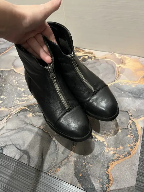 Полусапожки 36 размер на осень/весну на замке спереди