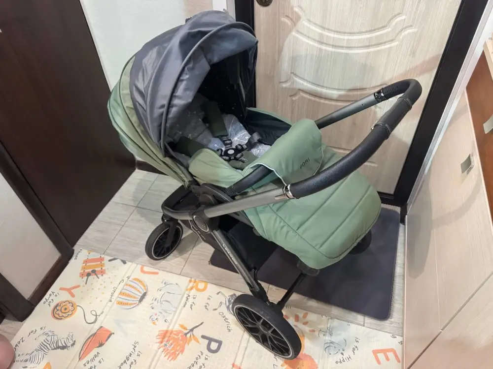 Продам коляску luxmom 811 2в1: прогулочный блок (реверсивный) и люлька в хорошем состоянии