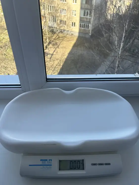 Детские электронные весы Momert
