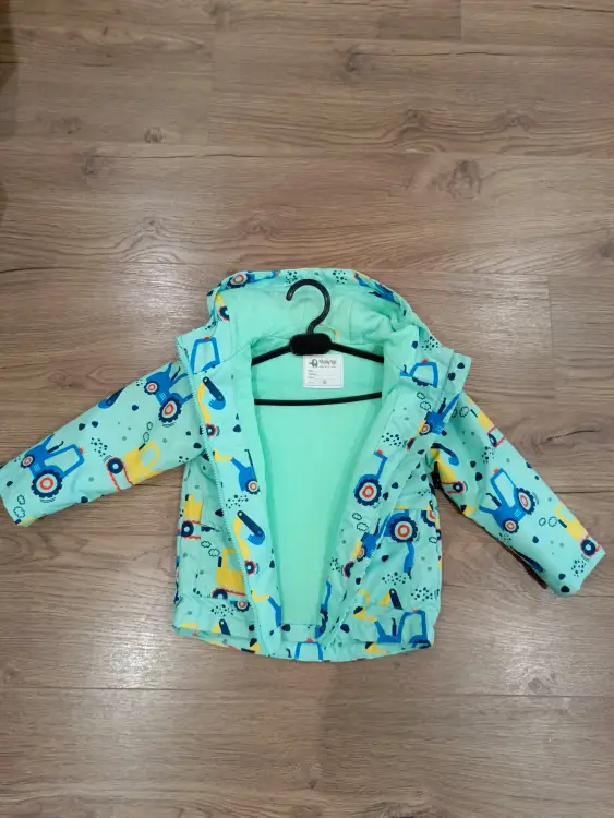 Куртка рост 92 как новая