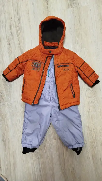 Костюм зимний куртка и штаны на лямках 74-80