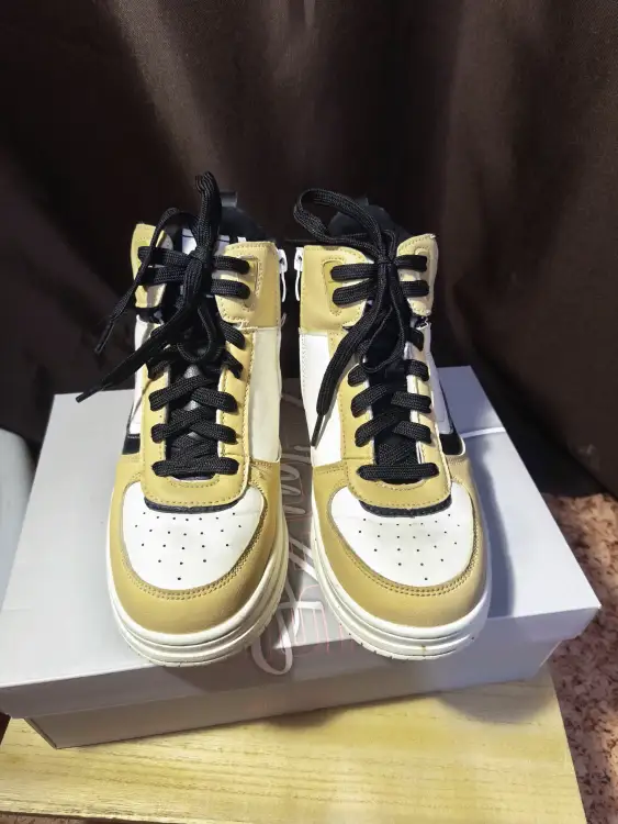 Кроссовки высокие утеплённые