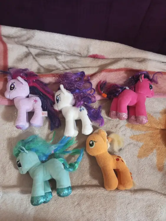 Коллекционные ту пучеглазики  пони