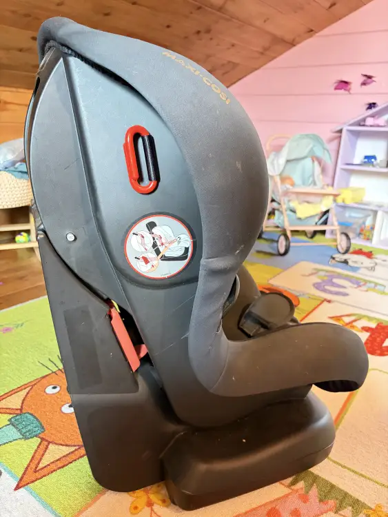 Детское авто кресло MAXI COSI