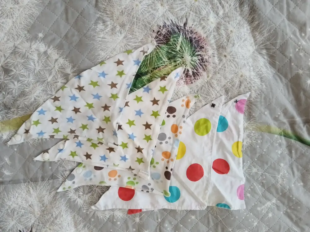 Носочки, шапочки,слюнявчики