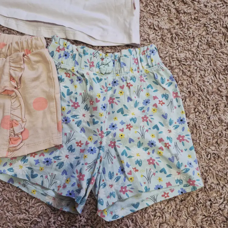 Лот на девочку