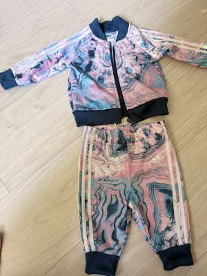 Оригинальный костюм adidas