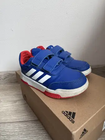 Кроссовки adidas