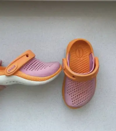 Crocs размера 23-24 для девочки ( оригинал)