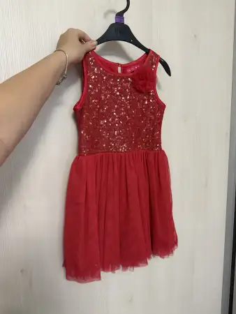 Нарядное платье 3-4 года