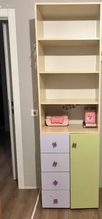 Стеллаж в детскую комнату