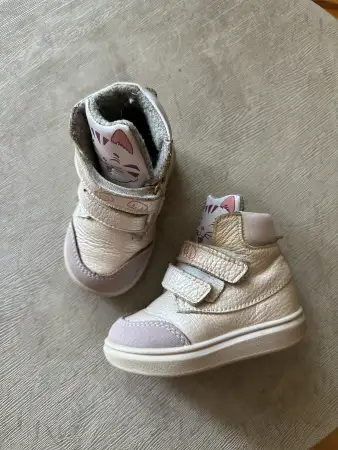 Ботинки для девочки