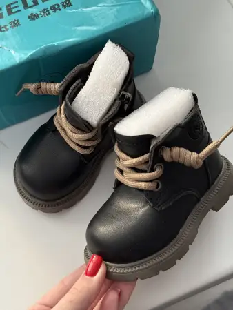 Детские ботинки новые