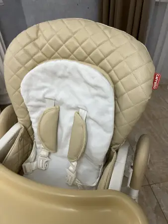 Стульчик для кормления Carrello  как новый