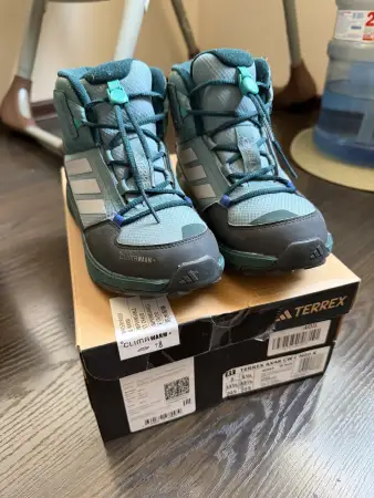 Ботинки зима adidas р.33 (205)