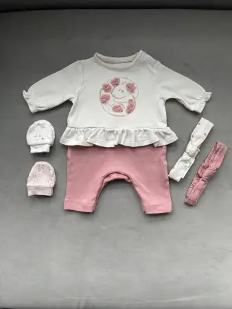 Красивый наряд для девочки р.56