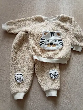 Костюмчик