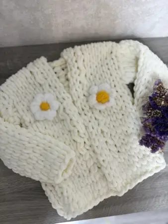 Кофта с ромашками