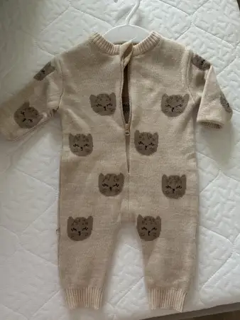 Детский вязанный комбинезон