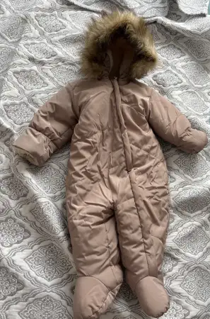 Зимний комбинезон 6-9 месяцев