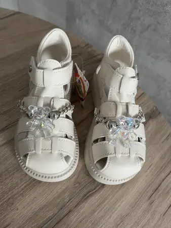 Босоножки новые по стельке 18 см