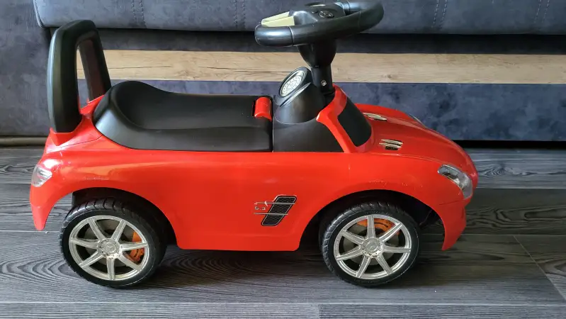 Машинка-каталка