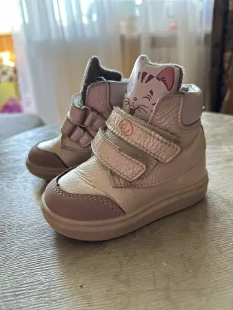 Ботинки для девочки