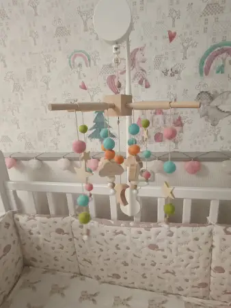 Мобиль в детскую кроватку с музыкальным блоком
