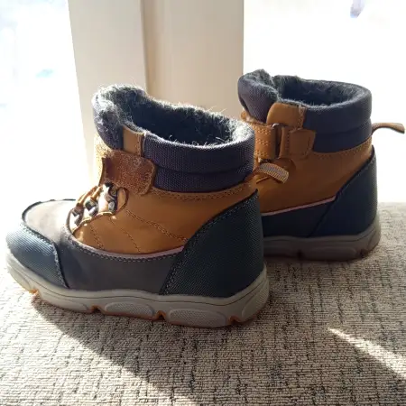 Ботинки демисезонные 26размер