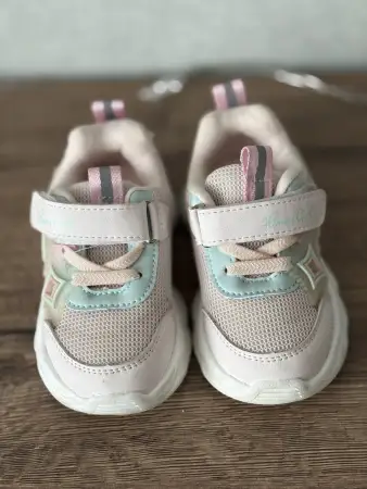 Детские кроссовки 22 размер