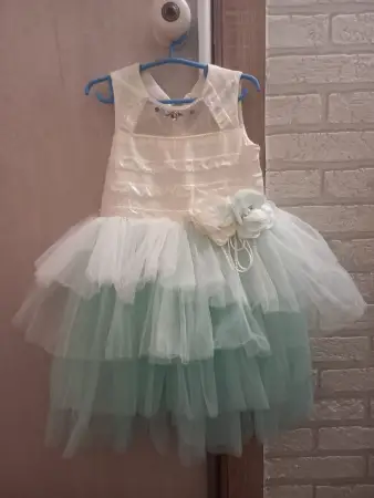 Платье нарядное