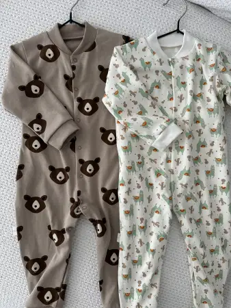 Два новых комбинезона 80 размер