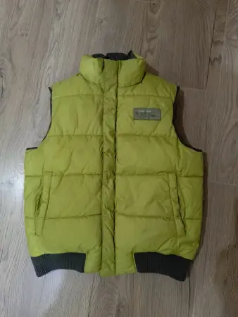 Жилетка двусторонняя на мальчика 5-7 лет