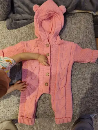 Комбинезон теплый, вязаный, для девочки.